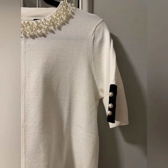 NWOT Karl Lagerfeld White Short Sleeve Top with Pearl Neckline, Sz S - Picture 6 of 7